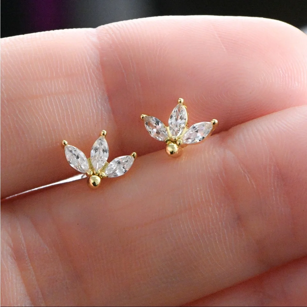 Daryl-Ann’s Petal‎ Studs Gold
